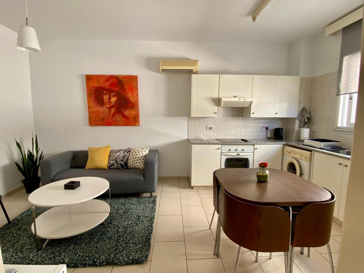 Cosy One Bedroom Apartment In Pafos Luaran gambar